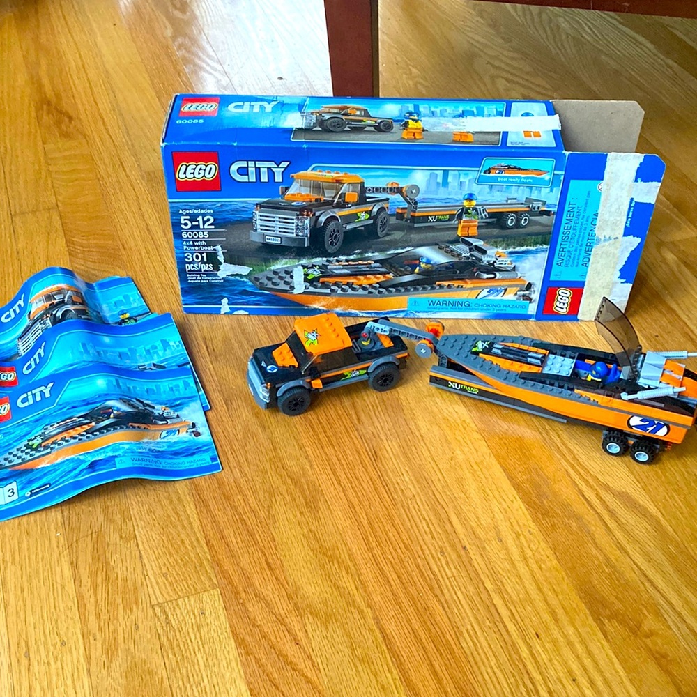 Lego City (60085). 4 x 4 with Powerboat. 100% complete. Excellent condition. - Picture 2 of 4